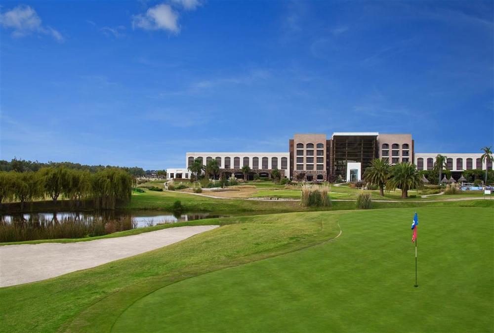 Sheraton Colonia Golf & Spa Resort Колония-дель-Сакраменто Экстерьер фото Golf course at the Ritz-Carlton, Naples