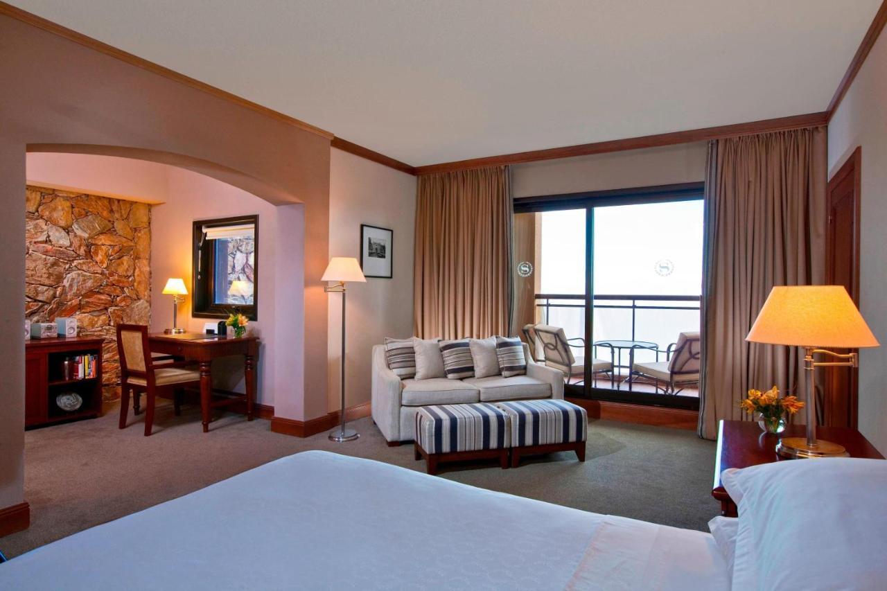 Sheraton Colonia Golf & Spa Resort Колония-дель-Сакраменто Экстерьер фото A room at the hotel