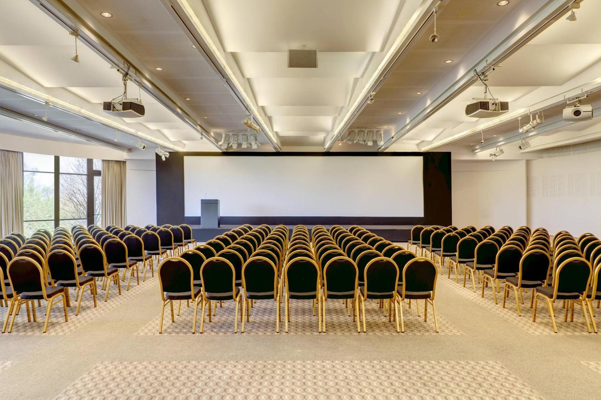 Sheraton Colonia Golf & Spa Resort Колония-дель-Сакраменто Экстерьер фото The main conference room