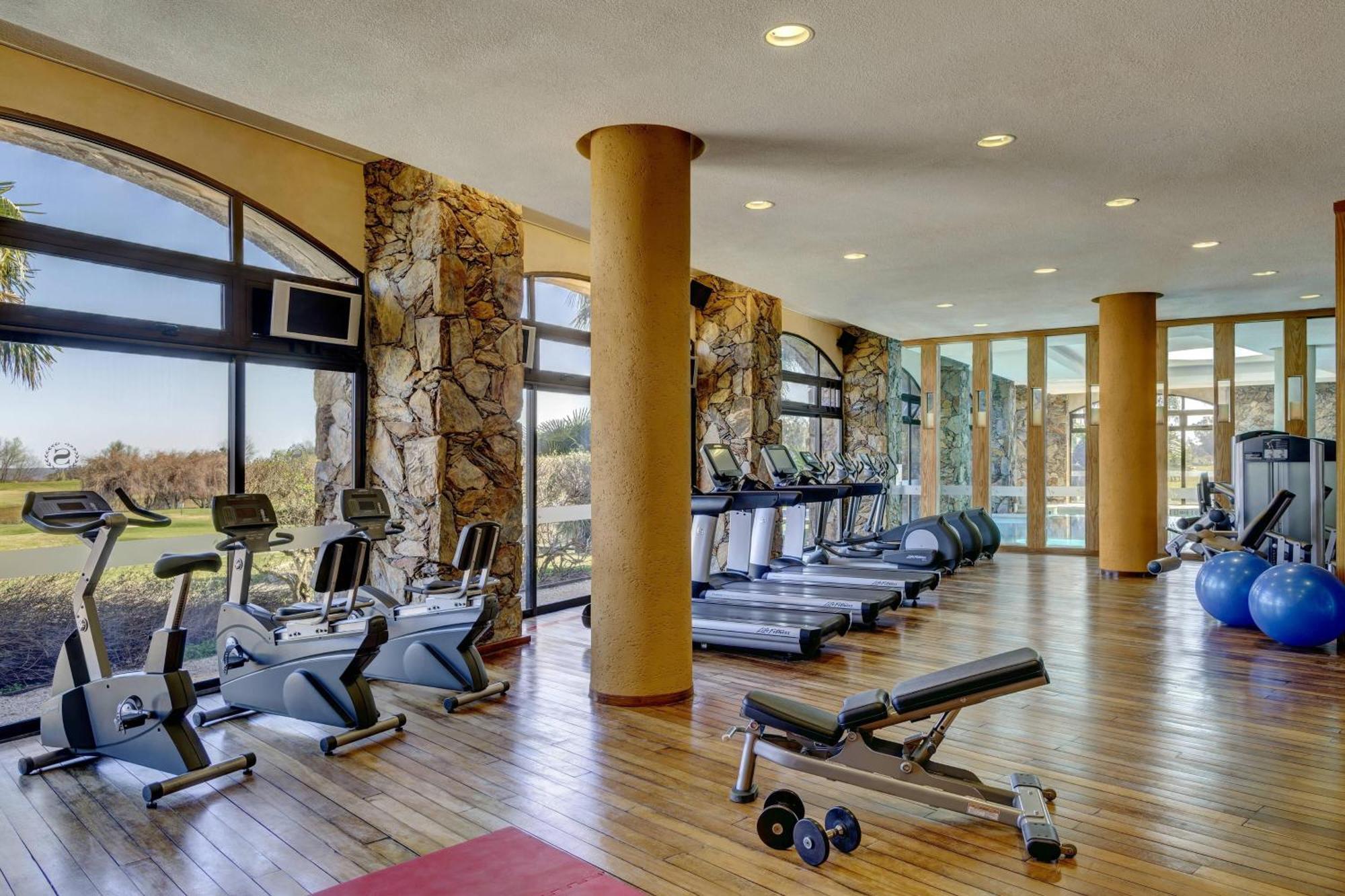 Sheraton Colonia Golf & Spa Resort Колония-дель-Сакраменто Экстерьер фото The gym at the hotel