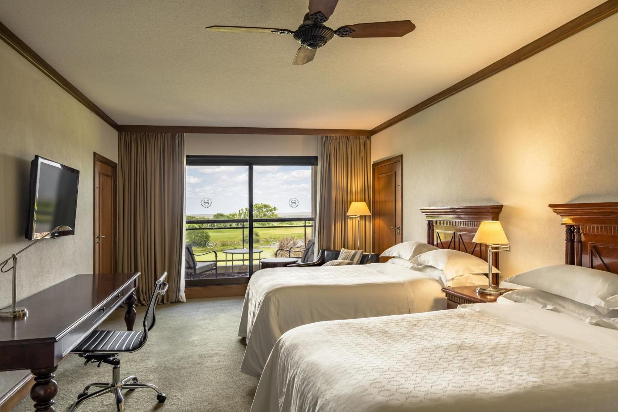 Sheraton Colonia Golf & Spa Resort Колония-дель-Сакраменто Экстерьер фото A guest room at the Hilton San Diego Bayfront